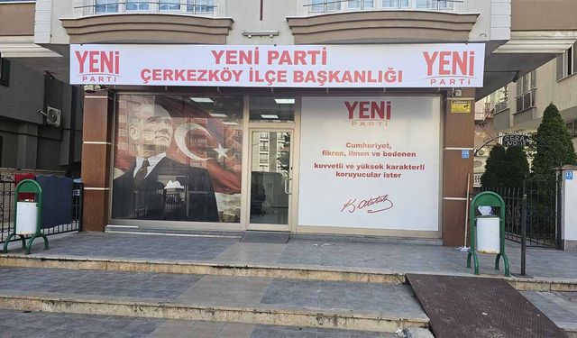 Yeni Parti tabelası asıldı, kurucu başkan Sedat Çolak oluyor