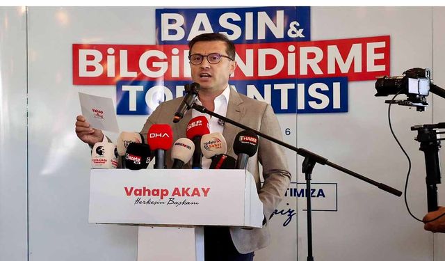 Başkan Akay, CHP'den istifa etti