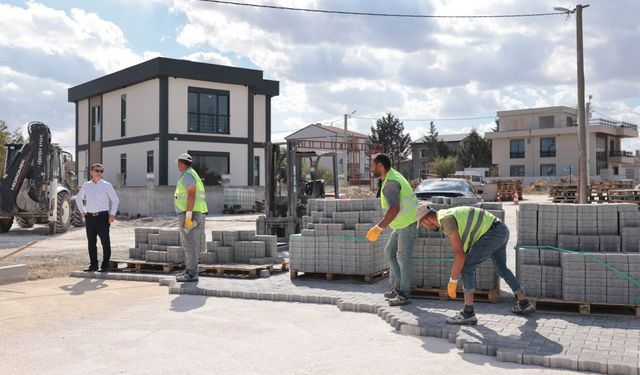 Başkan Çetin üstyapı ve altyapı çalışmalarını inceledi