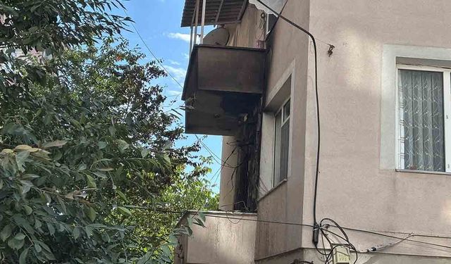 Yangında iki engelli vatandaş kurtarıldı
