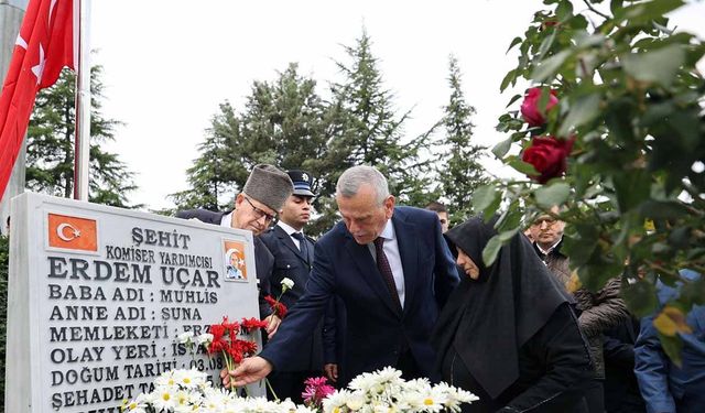 Şehidimiz kabri başında anıldı