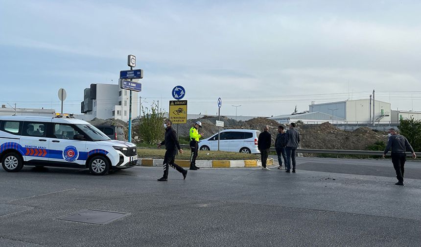 Kamyonetle hafif ticari araç çarpıştı