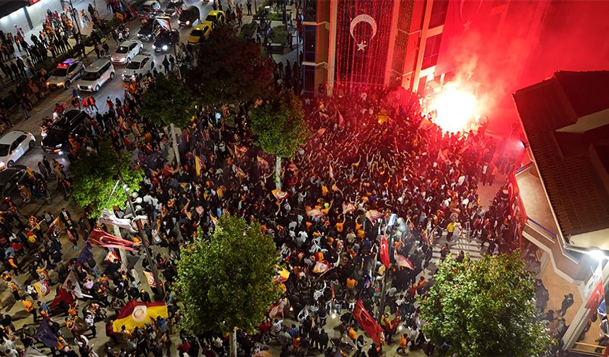 Çerkezköy sarı-kırmızıya büründü