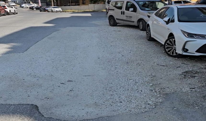 Kazıldı, bırakıldı: Vatandaşlar da başkan da tepkili...