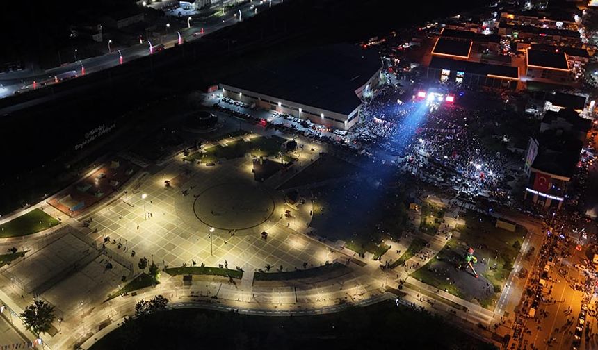 Festival konserleri yeni meydanda