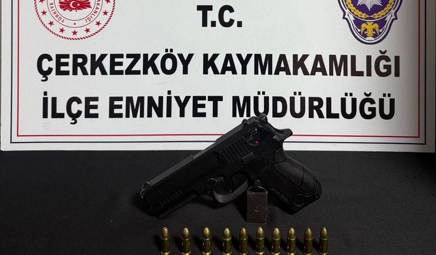 Ruhsatsız tabanca ele geçirildi
