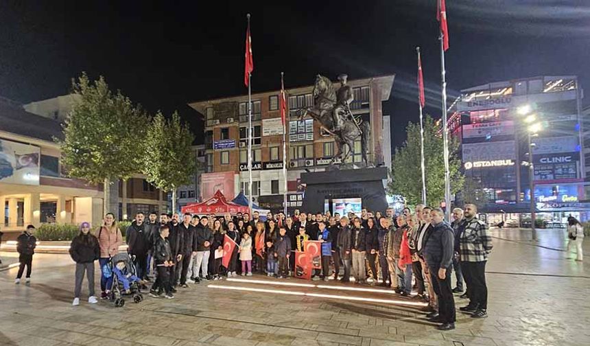 CHP'lilerden “Ataya Saygı Nöbeti”