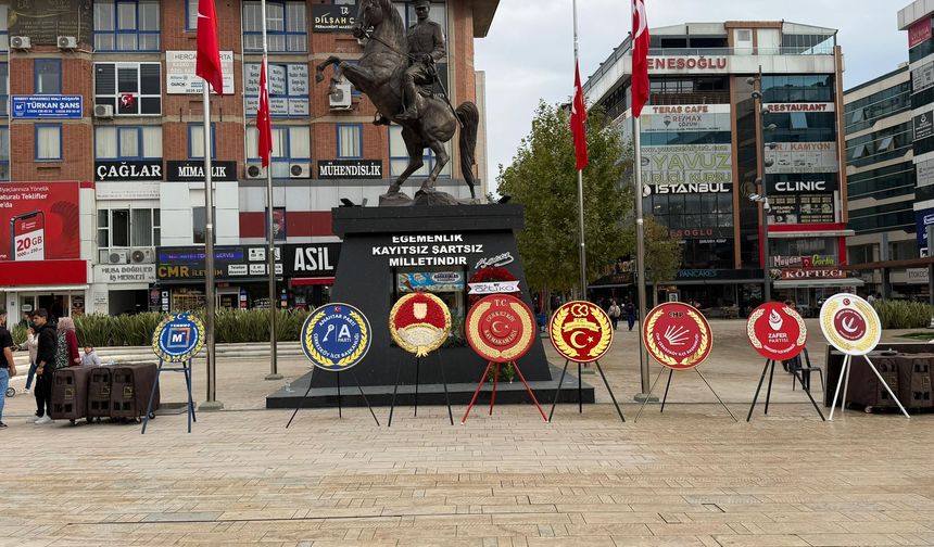 CHP’den AK Parti ve MHP’ye “çelenk” tepkisi