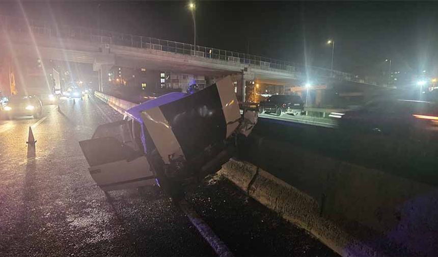 Alkollü sürücü kaza yaptı