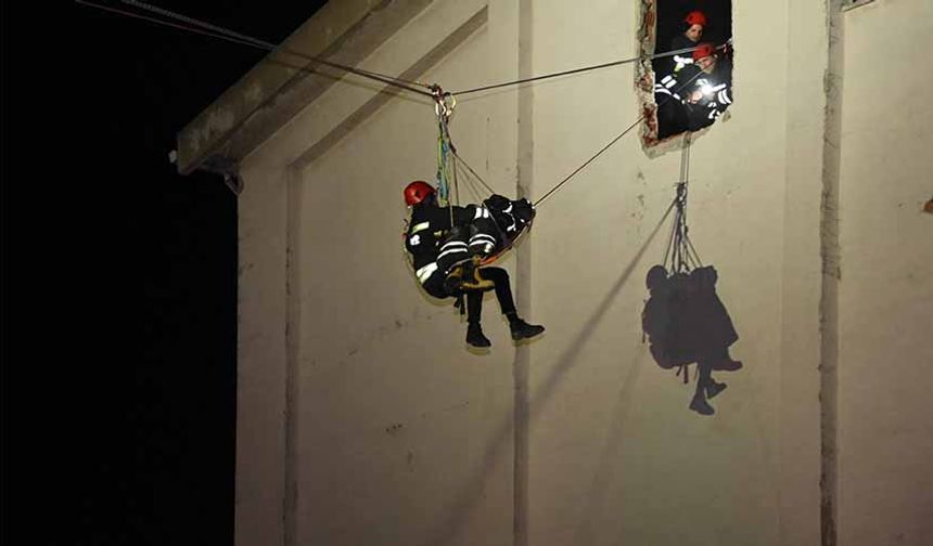 Gerçeğini aratmayan arama kurtarma tatbikatı