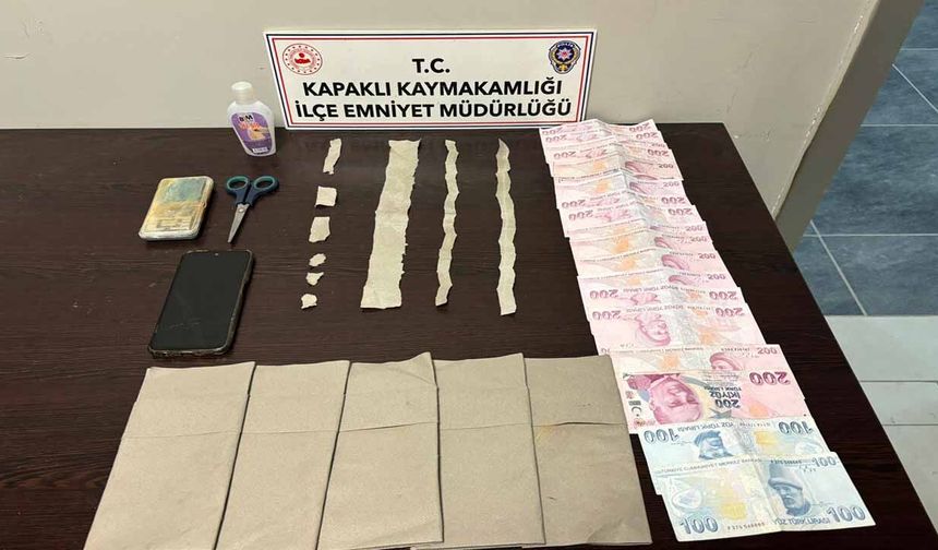 Zehir taciri suçüstü yakalandı