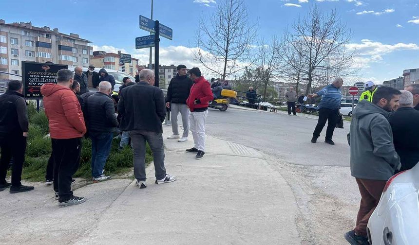 Kazada motosikletteki 2 kişi yaralandı