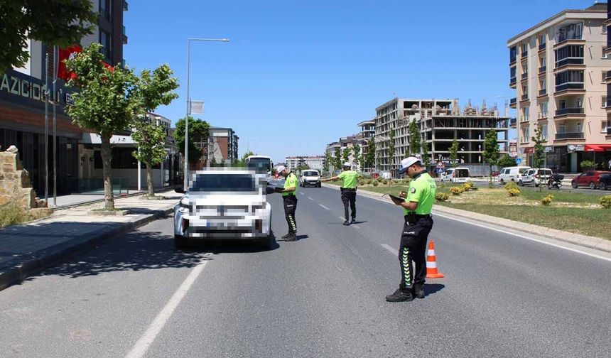 Süresi dolan ehliyetle direksiyon başına geçen sürücüye ceza